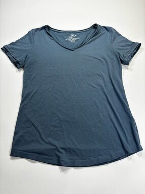Kuhl Women’s Short Sleeve V-Neck Tee in Slate Blue